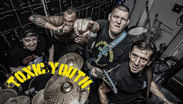 TOXIC YOUTH: Nuevo álbum y nuevo single